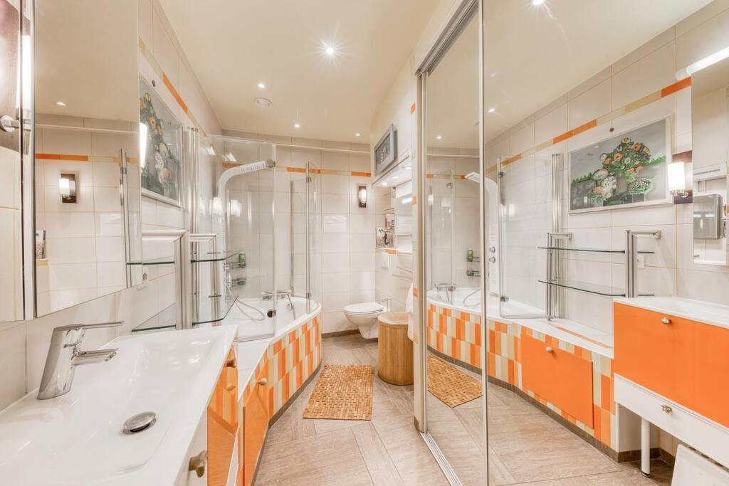 Appartement De Caractere Avec Jardinet Privatif A 1 Min Metro 1, Paris, Disneyland ヴァンセンヌ エクステリア 写真